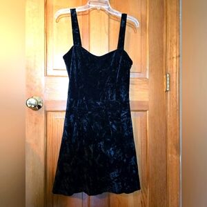 Sadie & Sage Black Velvet Mini Dress sz M, NWOT